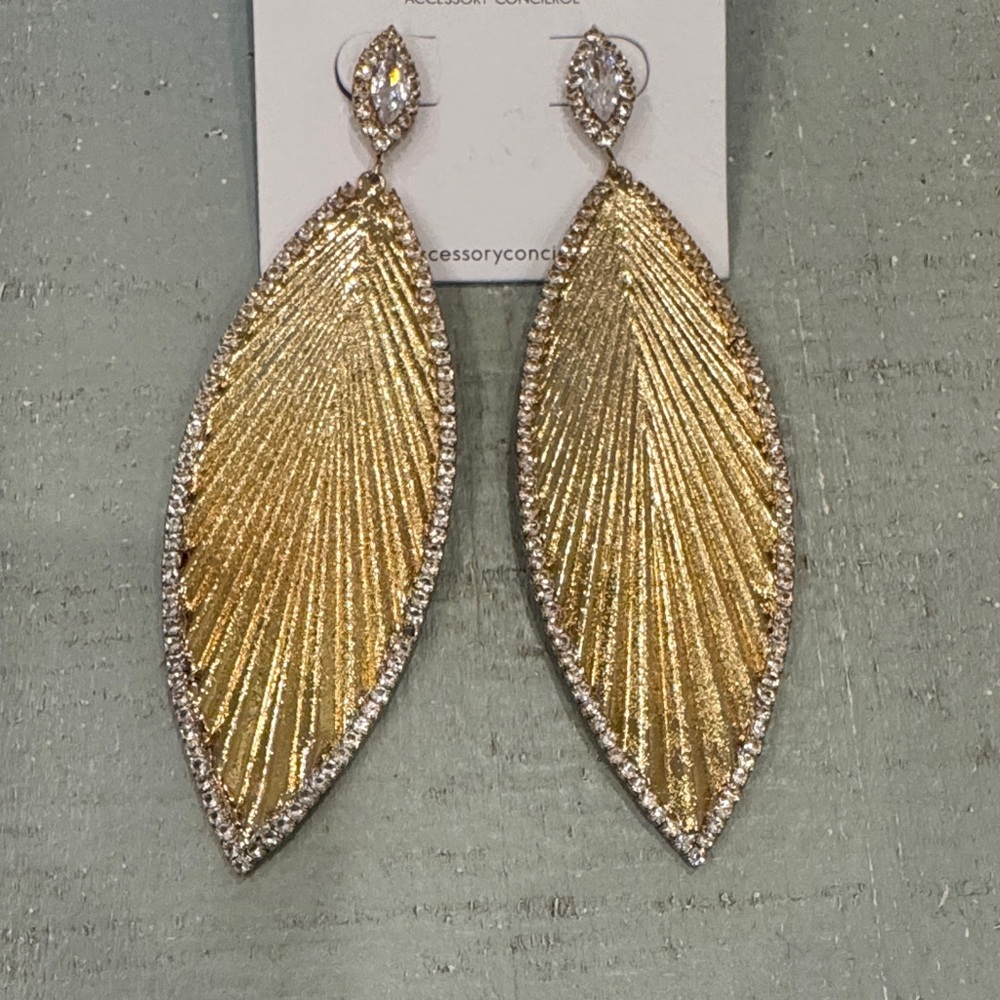 Elegant Gold Leaf Drop Earrings